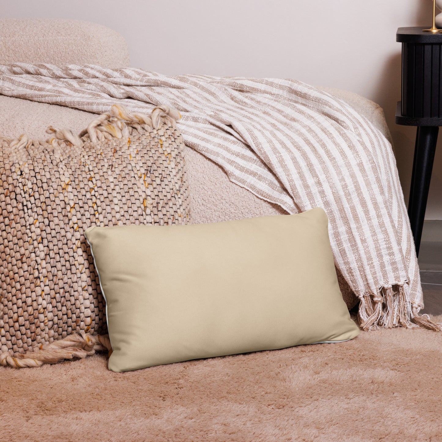 Bronze Lady - Beige Basic Pillow