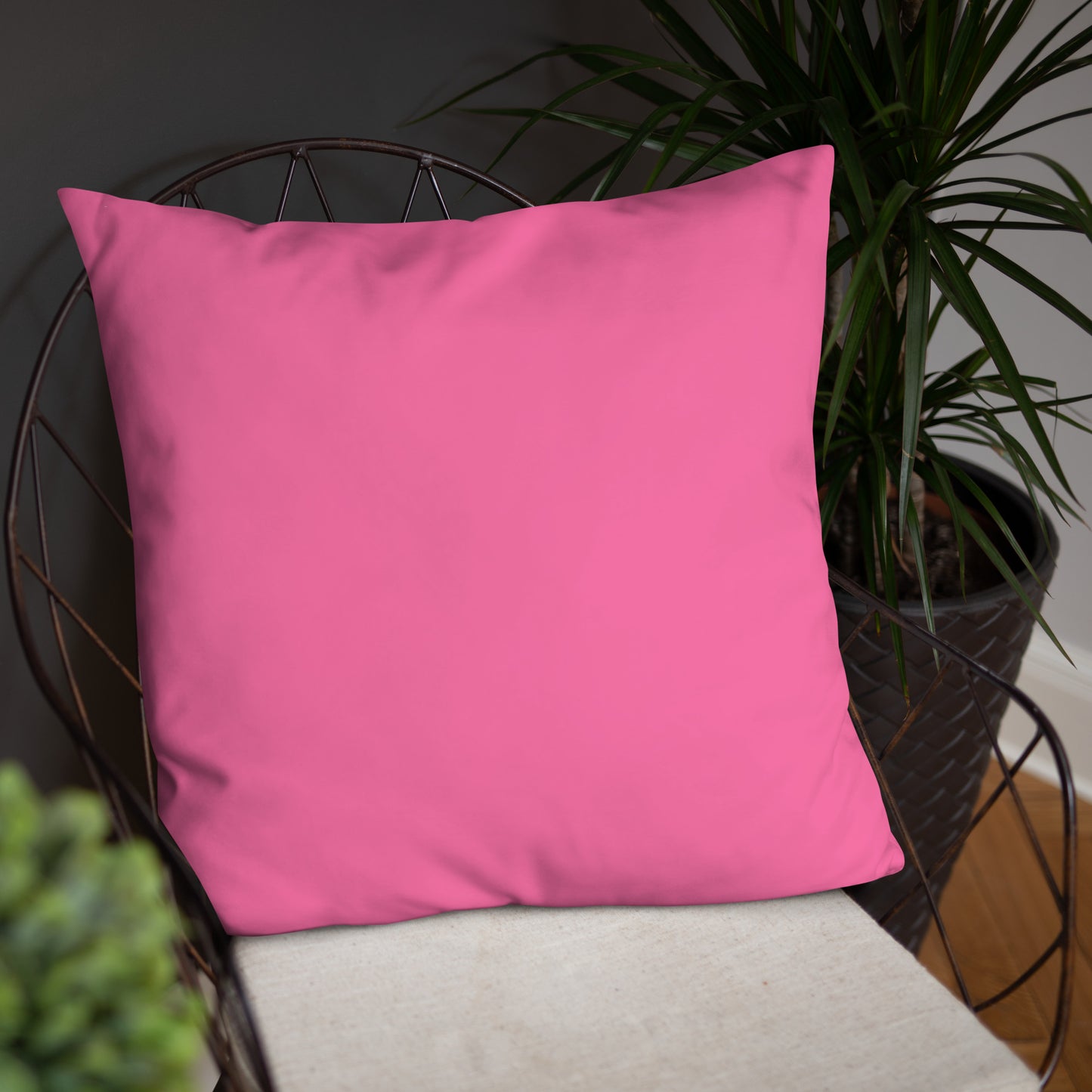 Bronze Lady - Fucsia -Basic Pillow