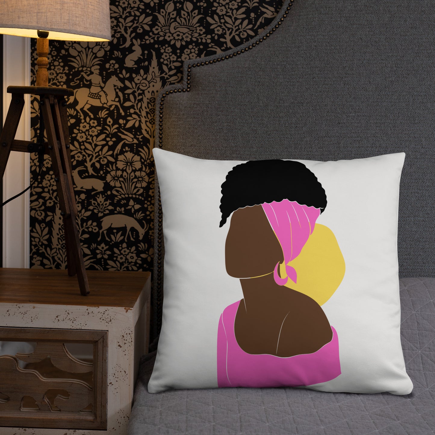 Bronze Lady - Fucsia -Basic Pillow